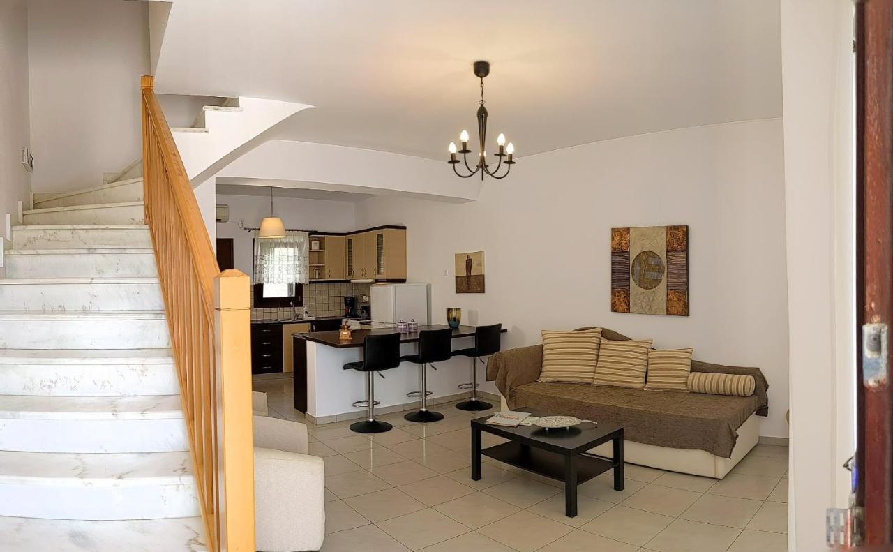 Maestralia Apartment Skyros Bagian luar foto