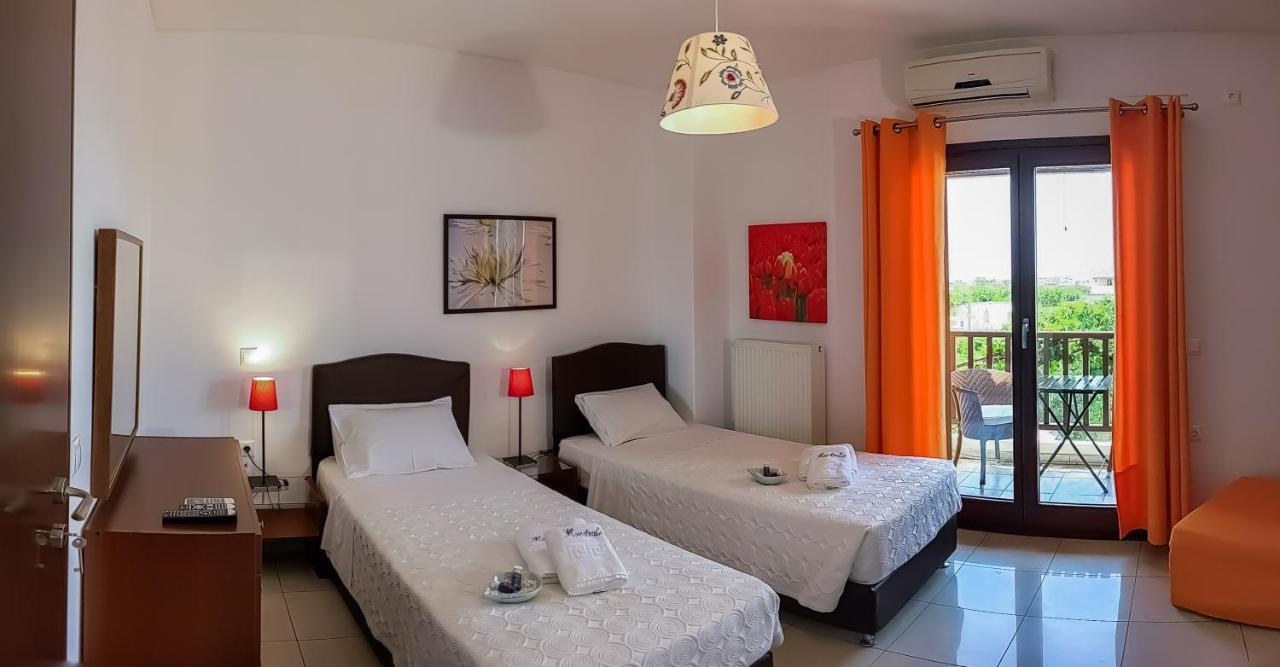 Maestralia Apartment Skyros Bagian luar foto
