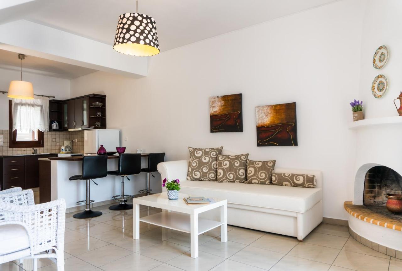 Maestralia Apartment Skyros Bagian luar foto