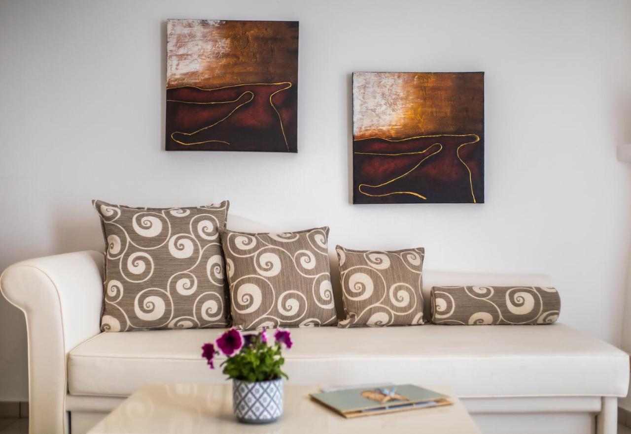 Maestralia Apartment Skyros Bagian luar foto