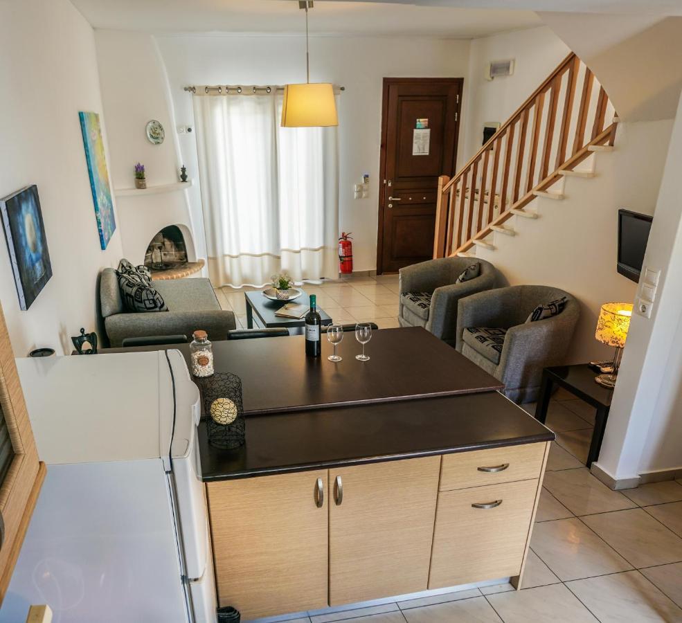 Maestralia Apartment Skyros Bagian luar foto