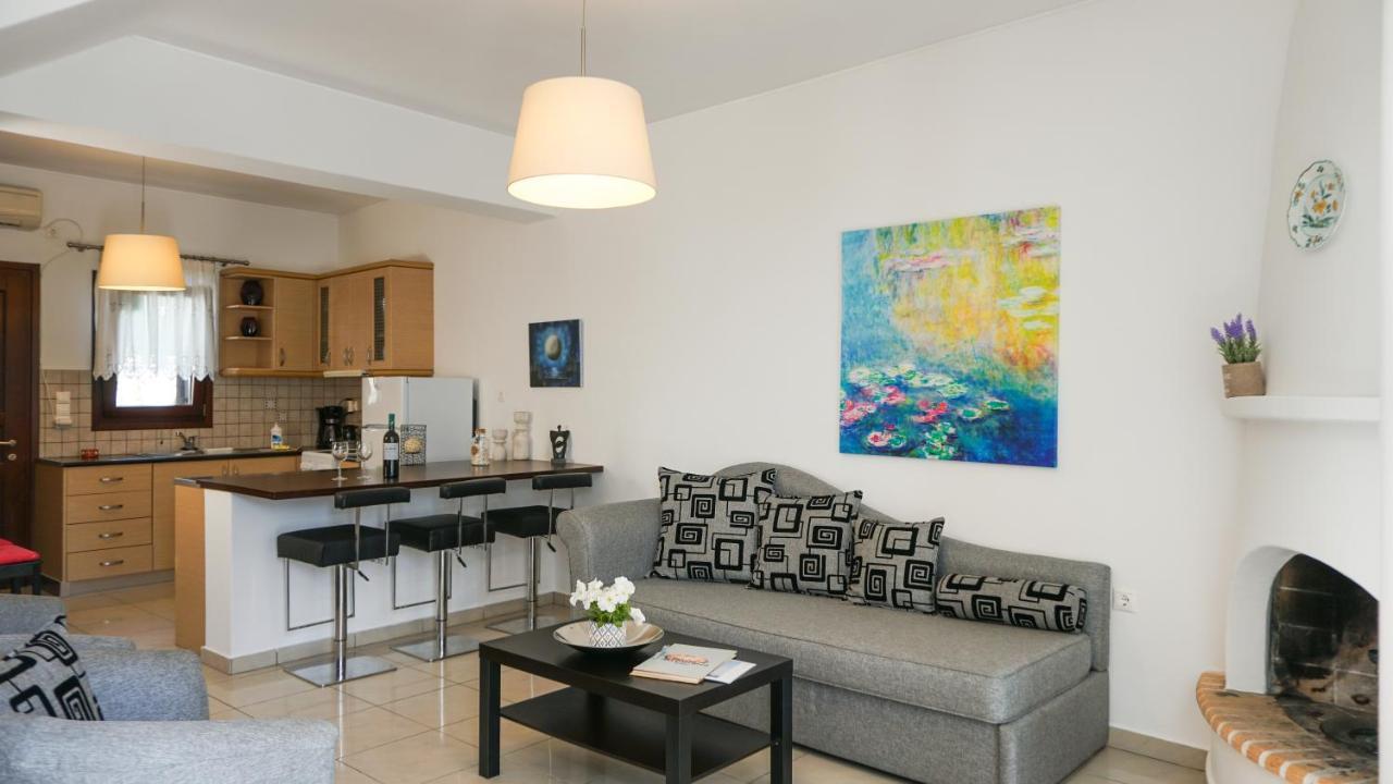 Maestralia Apartment Skyros Bagian luar foto