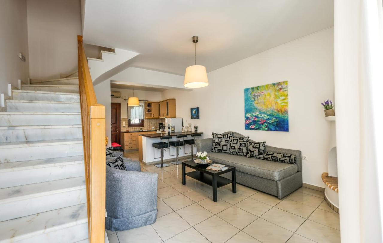 Maestralia Apartment Skyros Bagian luar foto