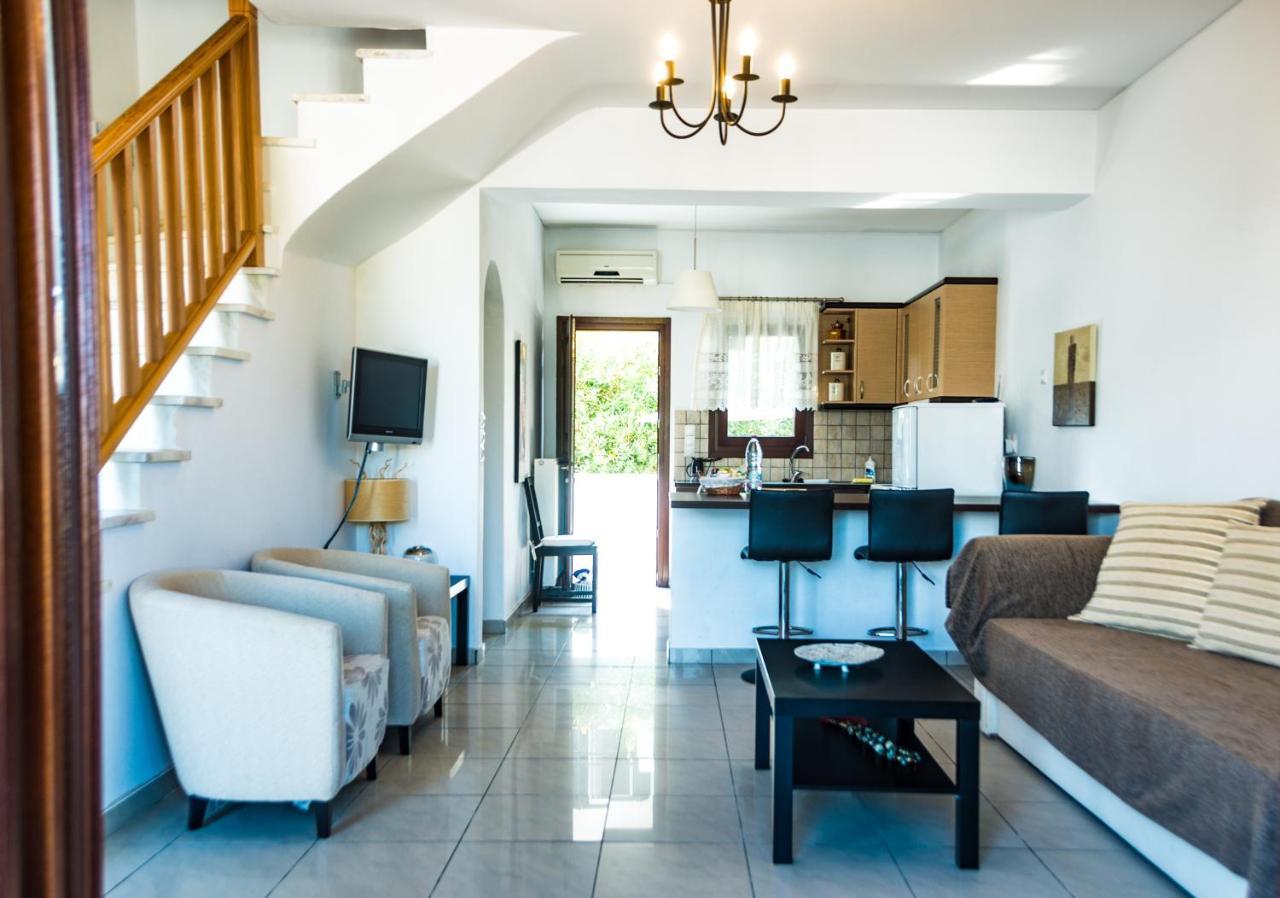 Maestralia Apartment Skyros Bagian luar foto